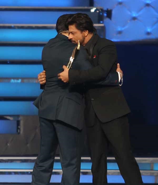 Salman Khan and Shahrukh Khan’s three best hugs ever